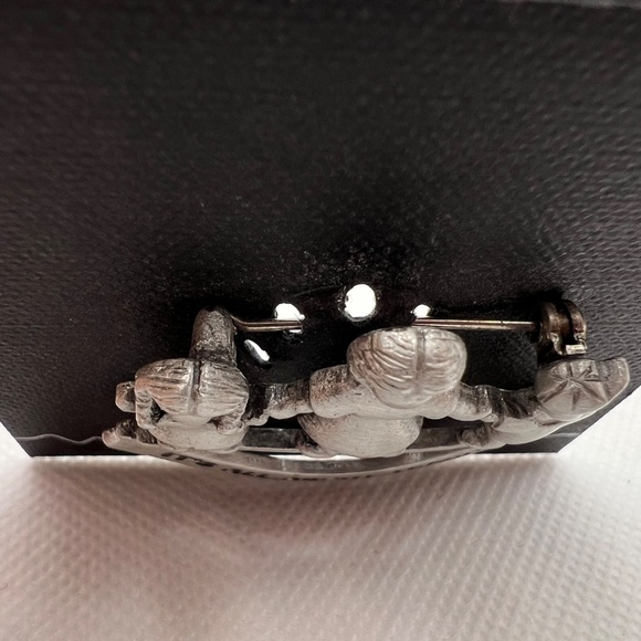 Teacher Gift ~ Pin Brooch ~ Chelsea Pewter  ~ Vintage Teaching Pin - NWT - Picture 4 of 6